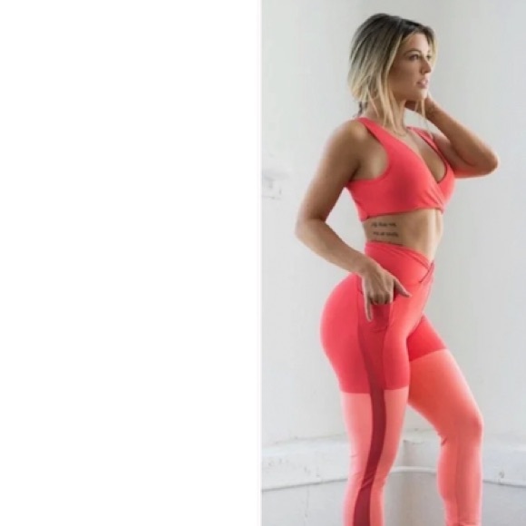 X Nikki Blackketter Season 2 Dynamic Legging M Collab...